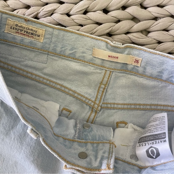 Levi’s Wedgie Jeans - Picture 5 of 8